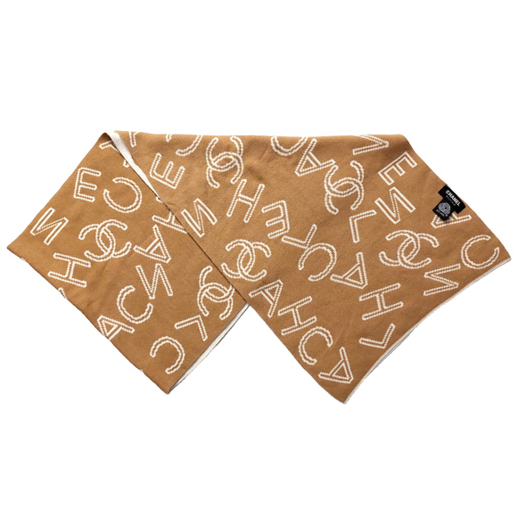 Pre-Owned CHANEL Tan & White 100% Wool Reversible Scarf - Picture 2 of 10